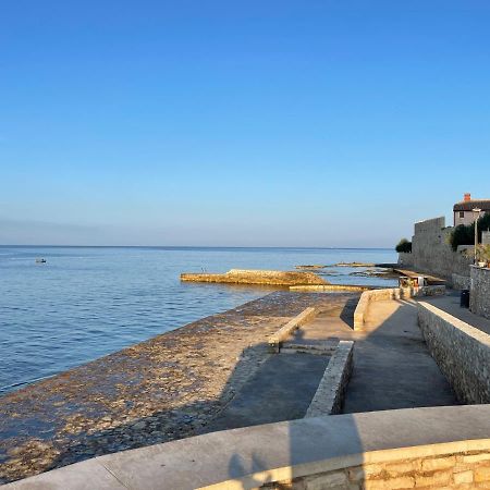 App Robi Apartamento Novigrad Istria Exterior foto