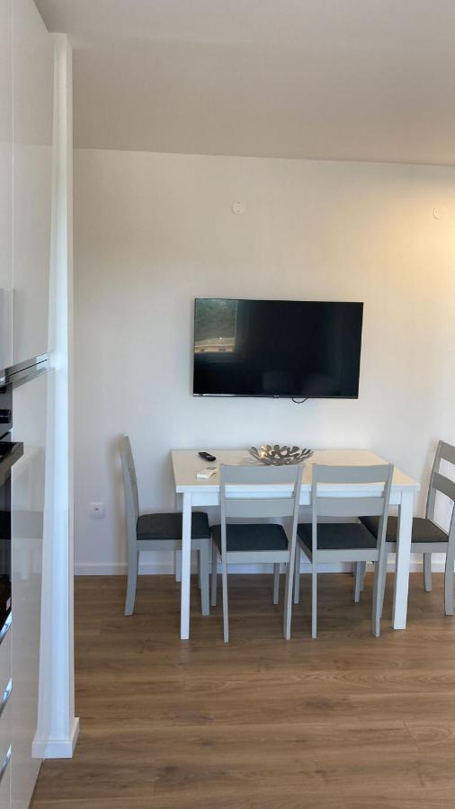 App Robi Apartamento Novigrad Istria Exterior foto