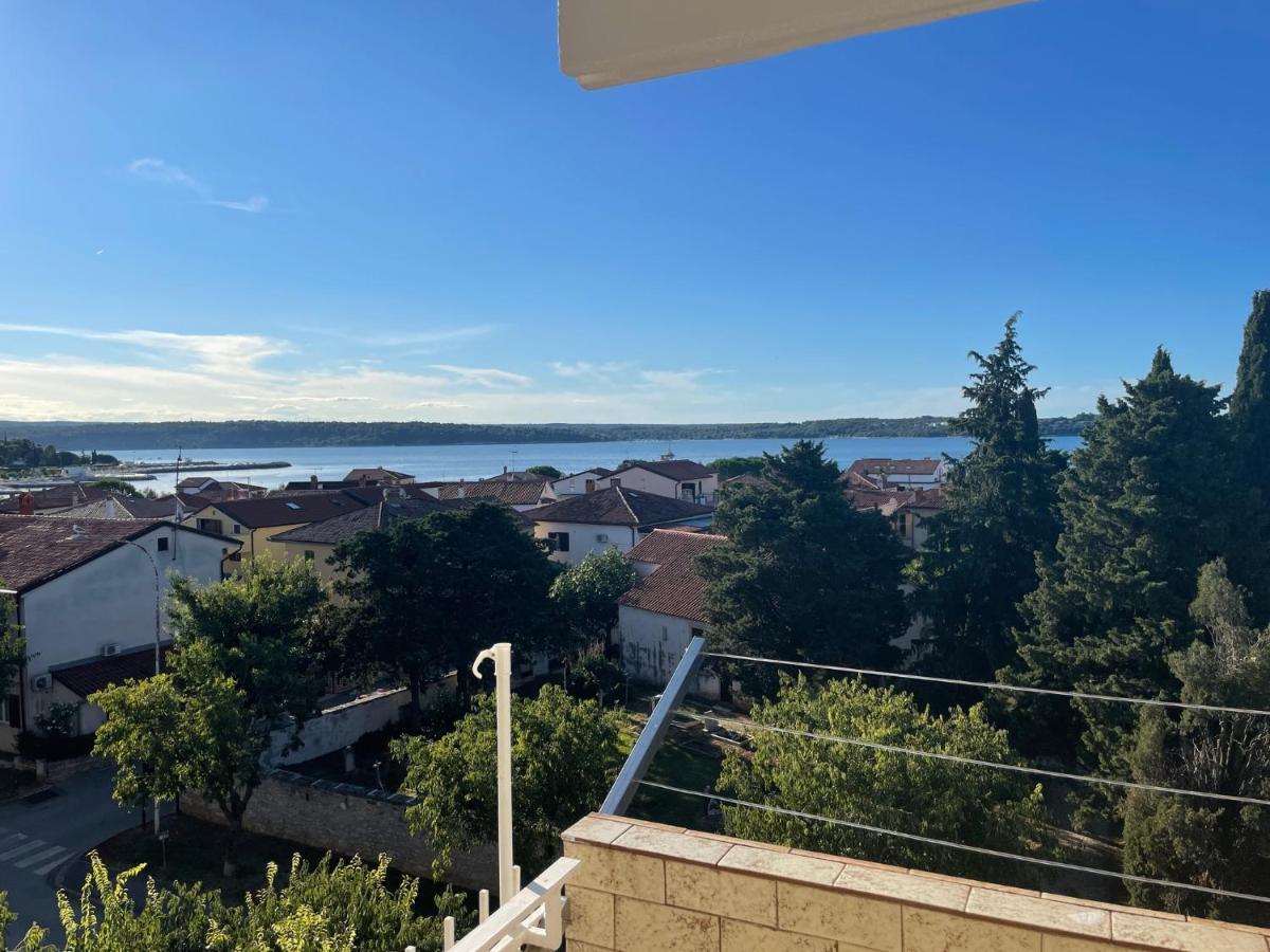 App Robi Apartamento Novigrad Istria Exterior foto